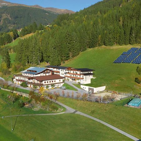 Jugend- Und Familienhotel Venedigerhof Neukirchen am Grossvenediger Exterior photo
